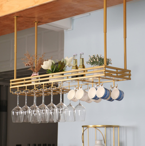 Pemanis dengan Gantungan Gelas Gaya Eropa